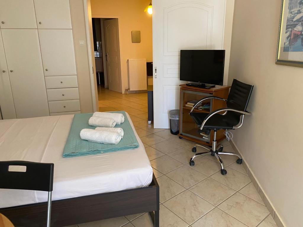 Seaview 2nd Flr. Apt. Next To The Beach, Wifi,a/c,p/c Media. Appartement Anavyssos